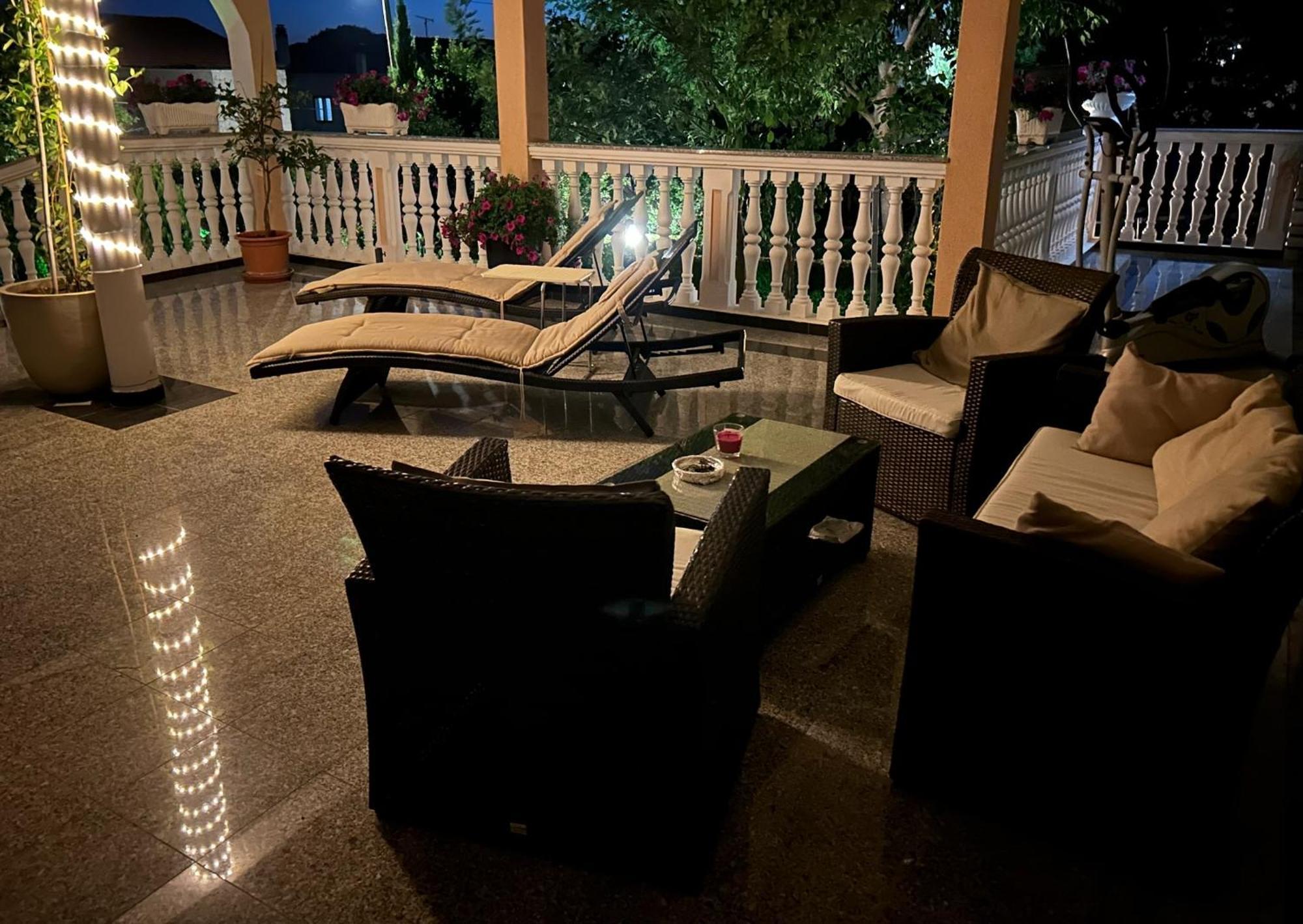 Holiday Home Villa Romantica Sveti Filip i Jakov Bagian luar foto