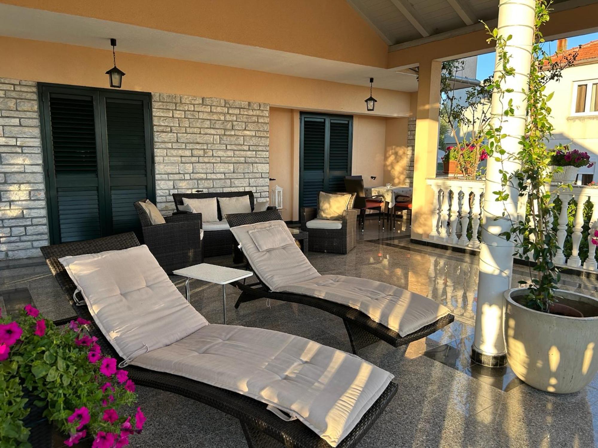 Holiday Home Villa Romantica Sveti Filip i Jakov Bagian luar foto