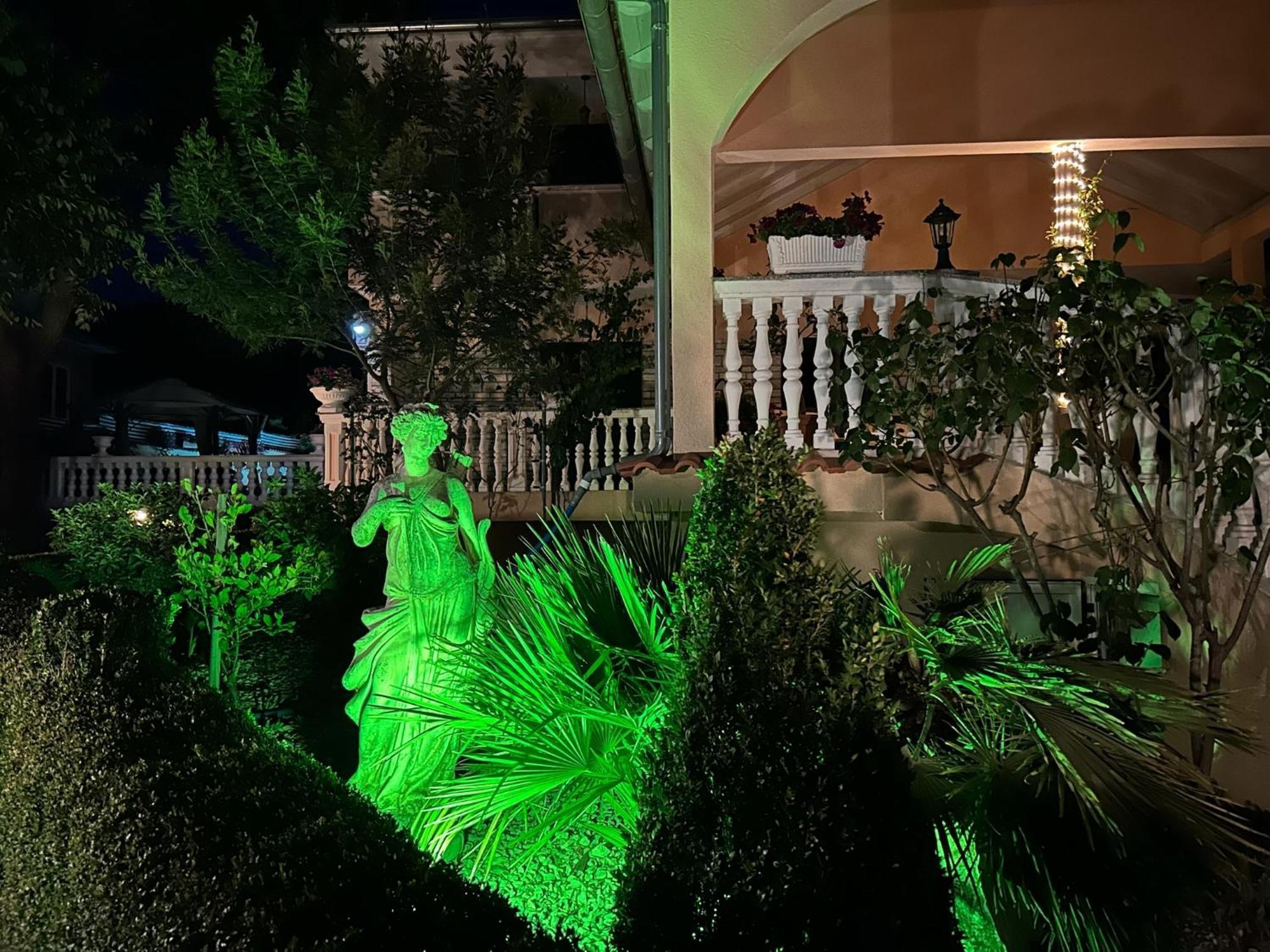 Holiday Home Villa Romantica Sveti Filip i Jakov Bagian luar foto