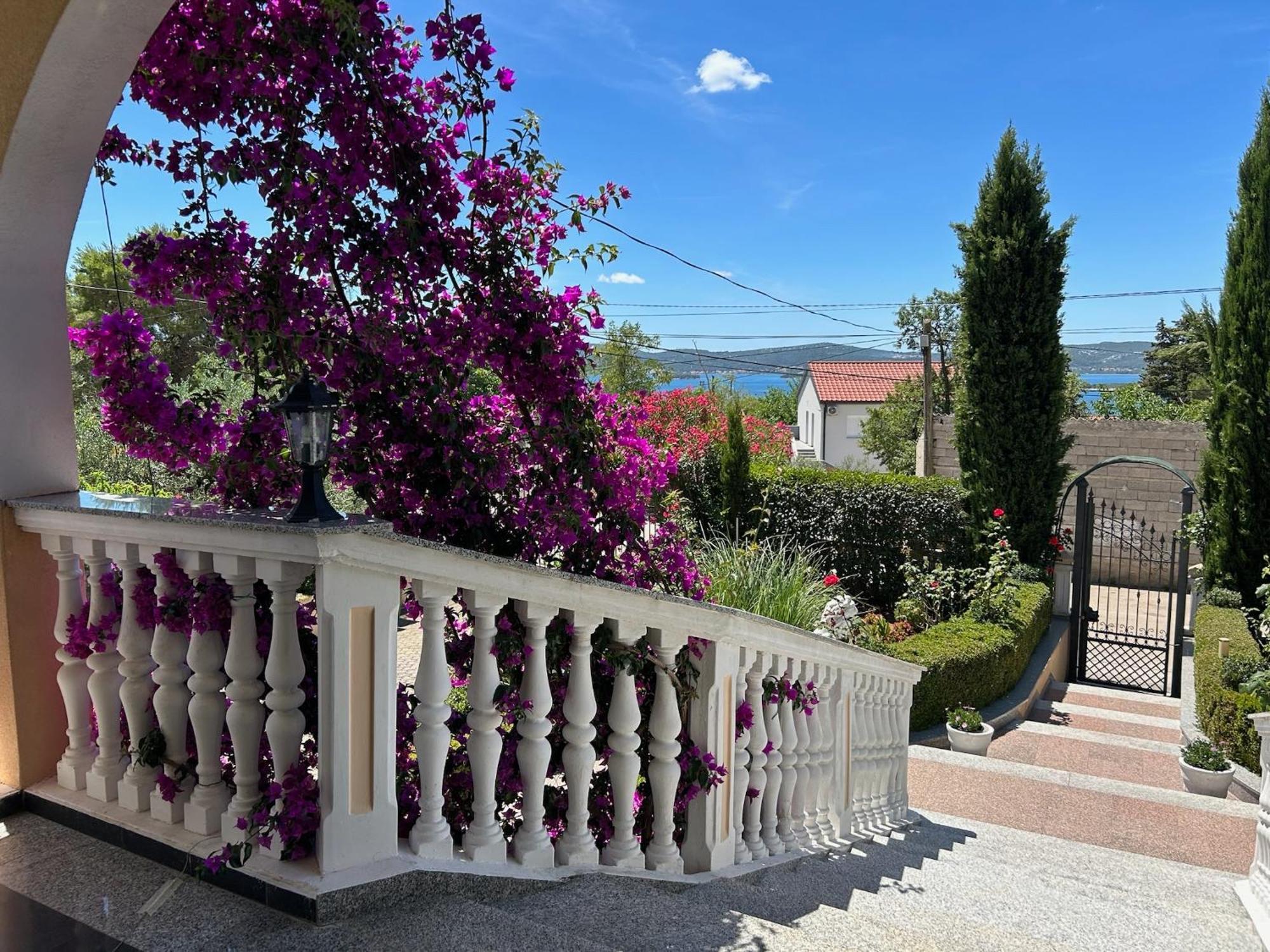 Holiday Home Villa Romantica Sveti Filip i Jakov Bagian luar foto