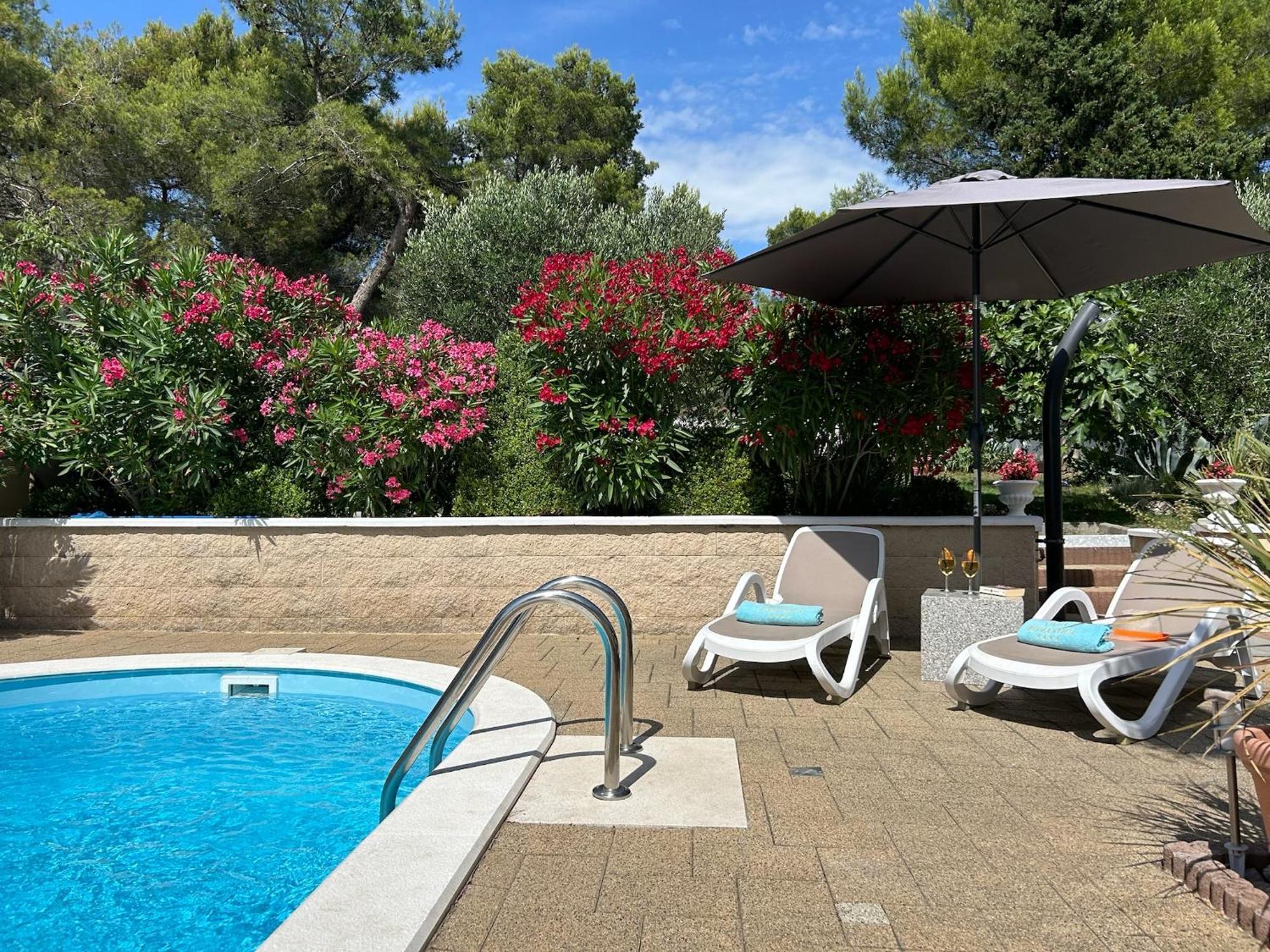 Holiday Home Villa Romantica Sveti Filip i Jakov Bagian luar foto