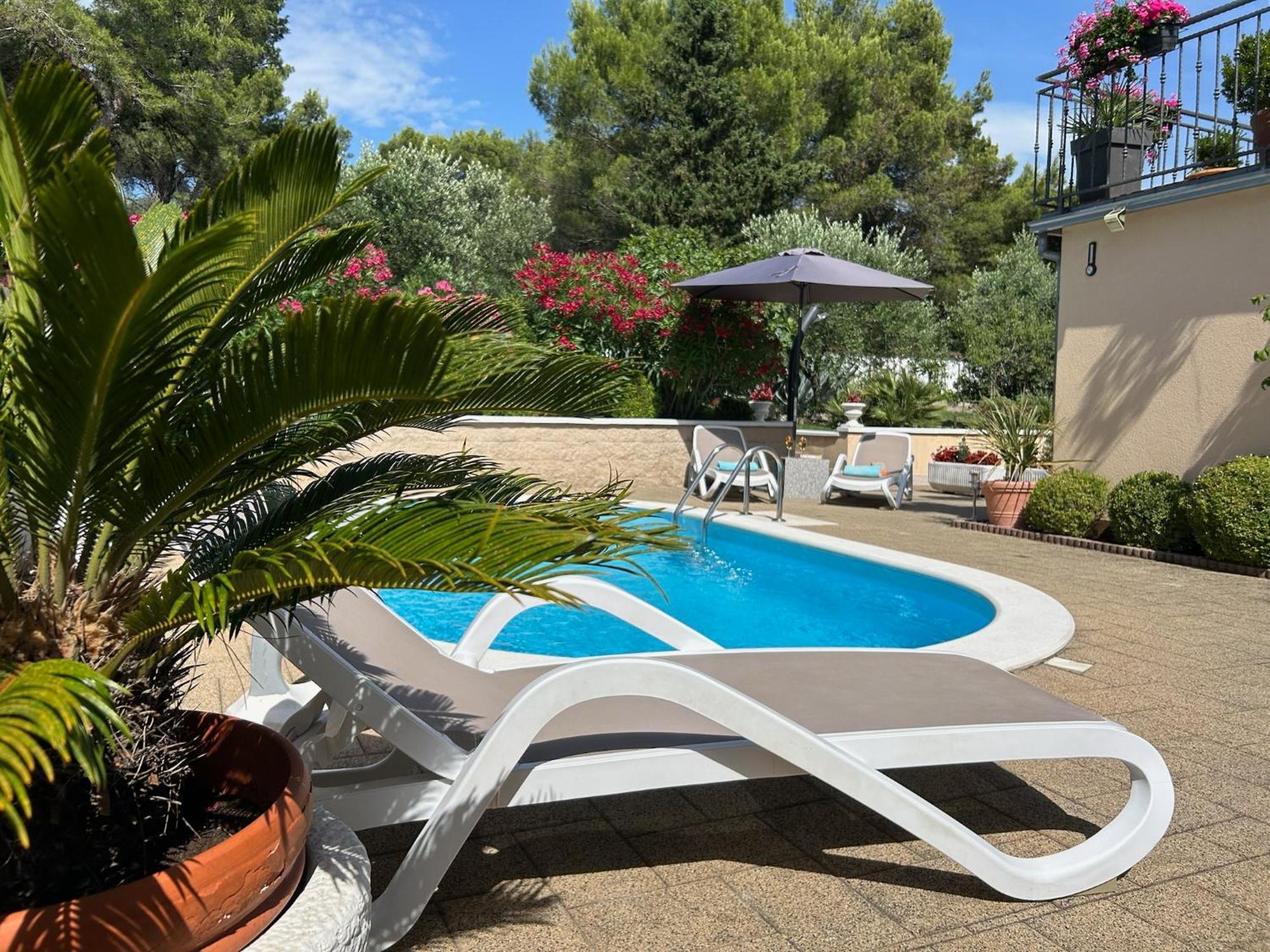 Holiday Home Villa Romantica Sveti Filip i Jakov Bagian luar foto